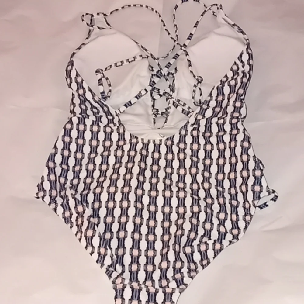 Jessica Simpson Venice Beach Plunge Swimsuit S NWOT‎
